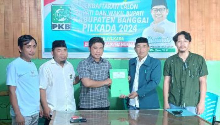 Amirudin Ambil Formulir Pendaftaran Bakal Calon Bupati di PKB Banggai