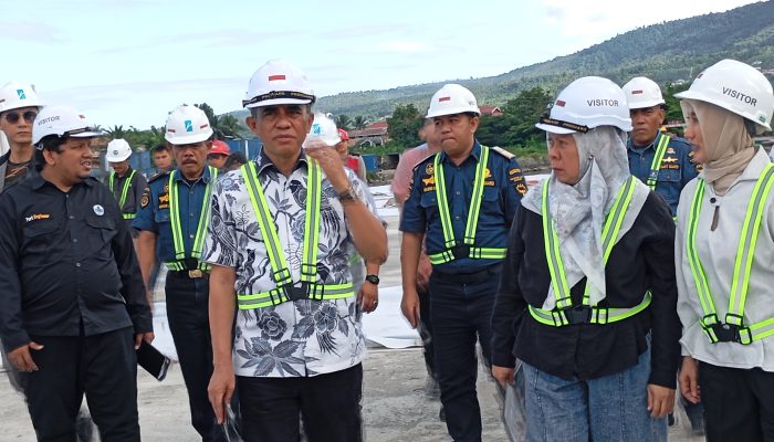 Anwar Hafid Tinjau Proyek Dermaga Pelabuhan Luwuk, Dukung Program Tol Laut Jokowi
