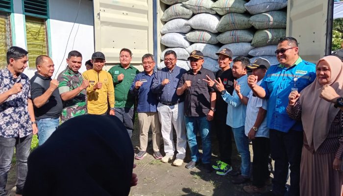 24 Ton Arang Batok Kelapa BUMDes Desa Uling Kintom Dikirim ke Swedia, Wabup Banggai: Bukti Desa Berdayasaing
