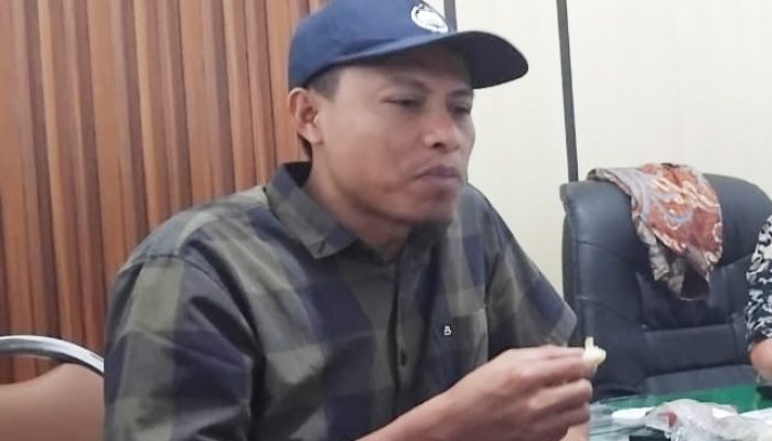 Pencopotan Spanduk Kampanye KPU Banggai Tanpa Izin Lahan Picu Gejolak Warga