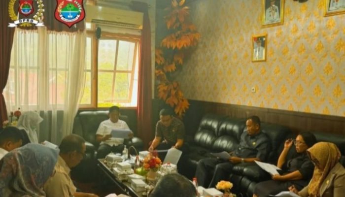 Ketua DPRD Banggai Saripudin Tjatjo Menggelar Rapat Banmus Tahun 2025