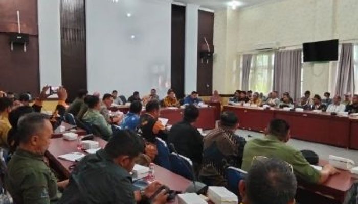 Akibat Diduga Serobot Lahan Warga, Komisi II DPRD Banggai Hearing 3 Perusahaan Nikel