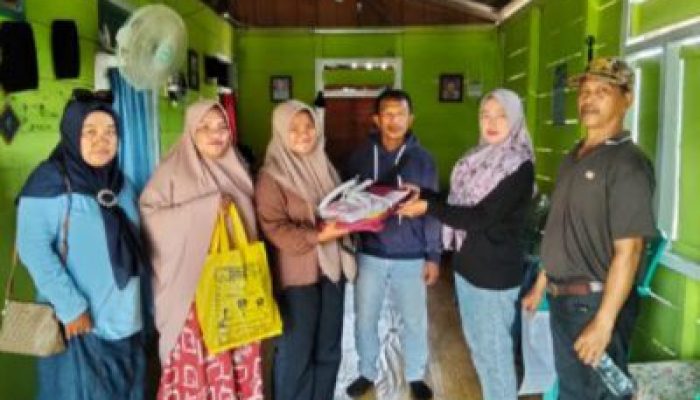 Bantuan KIT Disalurkan di 24 Kecamatan, Ribuan Orang Tua Murid Apresiasi Bupati, Wabup Dan Kadisdikbud Banggai