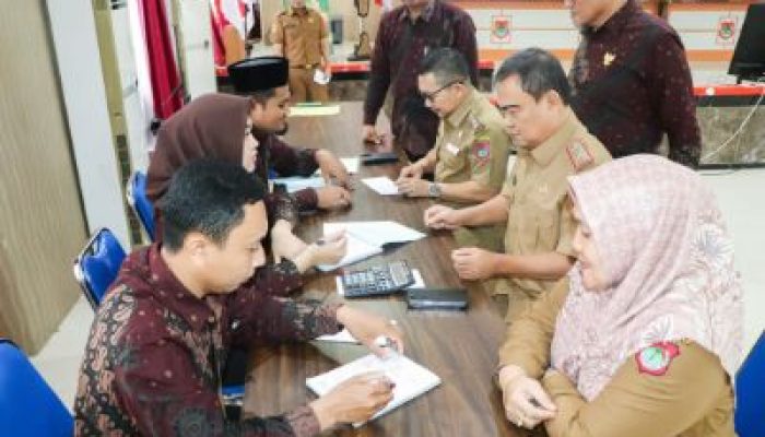 Baznas Kabupaten Banggai, Terima Zakat Maal Dari Bupati dan Forkopimda