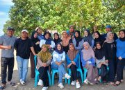Peduli Lingkungan, Pemdes dan Masyarakat Nonong Gotong-royong Bersihkan Sampah di Pantai
