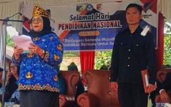 Wakil Bupati Touna, Pimpin Upacara Peringatan Hardiknas Ke 61 Di Kecamatan Tojo