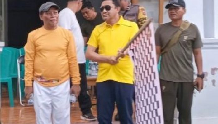 Peringati Hardiknas Ke 61, Bupati Touna Lepas  Peserta Jalan Santai Di Kecamatan Ulubongka