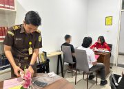 Penyidik Polres Banggai SerahkanTersangka Tahap II Kasus Narkoba