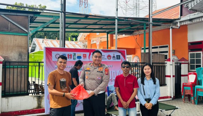 Dalam Rangka Menghadapi Sumpah Pemuda  Polres Banggai dan Mahasiwa Gelar Aksi Sosial