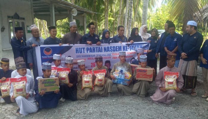 Dalam Rangka HUT Ke 14 Partai, DPD NasDem Touna Lakukan Safari Sosial Ke Sejumlah Pondok Pesantren Untuk Berbagi Rejeki